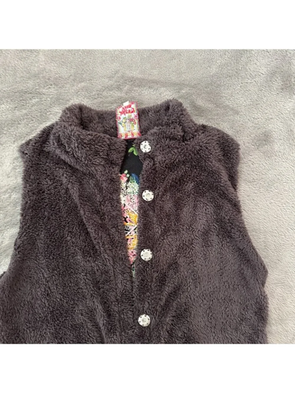 Johnny Was Gray Fuzzy Vest Snap Buttons Womens XS Reversible Floral